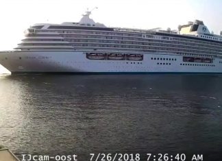 Over cruiseschepen gesproken.