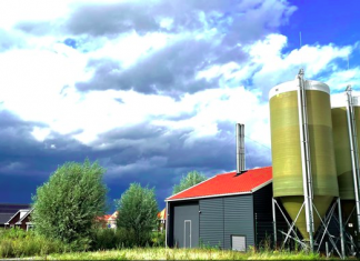 Donkere wolken boven biomassacentrale Meppel